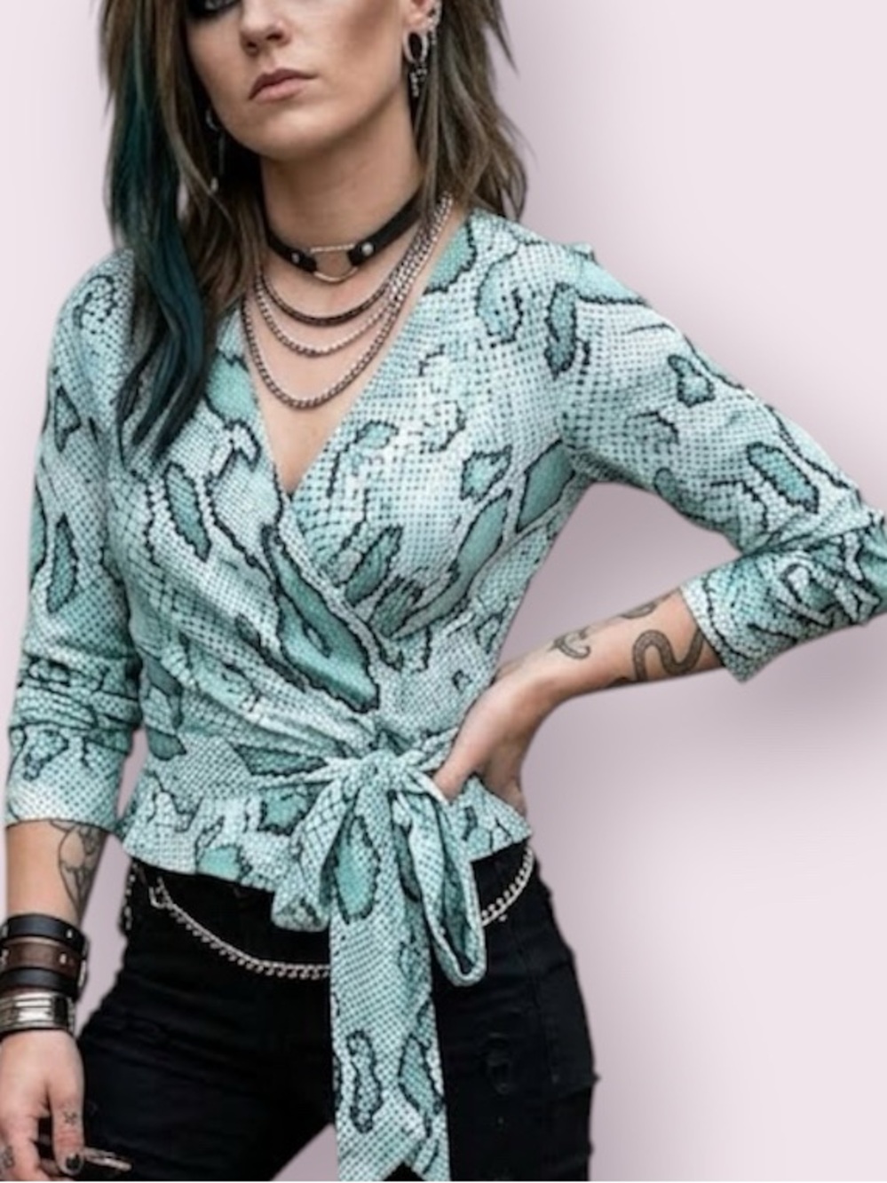 The Sang Snake Lizard Print Wrap Top Long Sleeve Green & White Size Medium